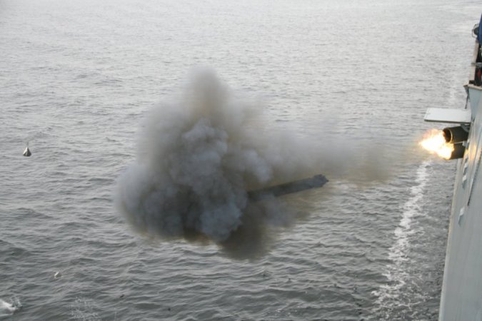 Launch of 324-mm anti-torpedo of the Paket-E/NK torpedo defense system