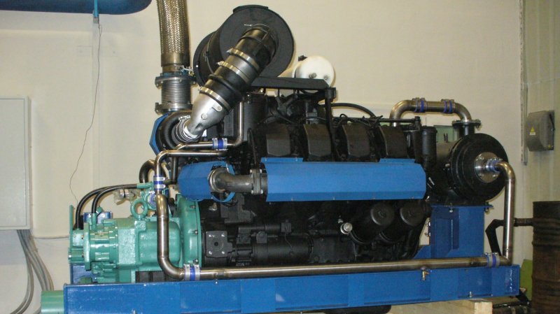 Marine diesel geared unit series DRA-TMZ "Reka-400"